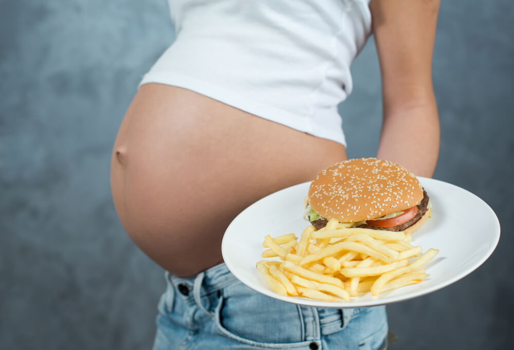 Hamilelikte Hamburger, Lahmacun, Pizza Ve Döner Yenir Mi? Fast Food Yemek Zararlı Mıdır?